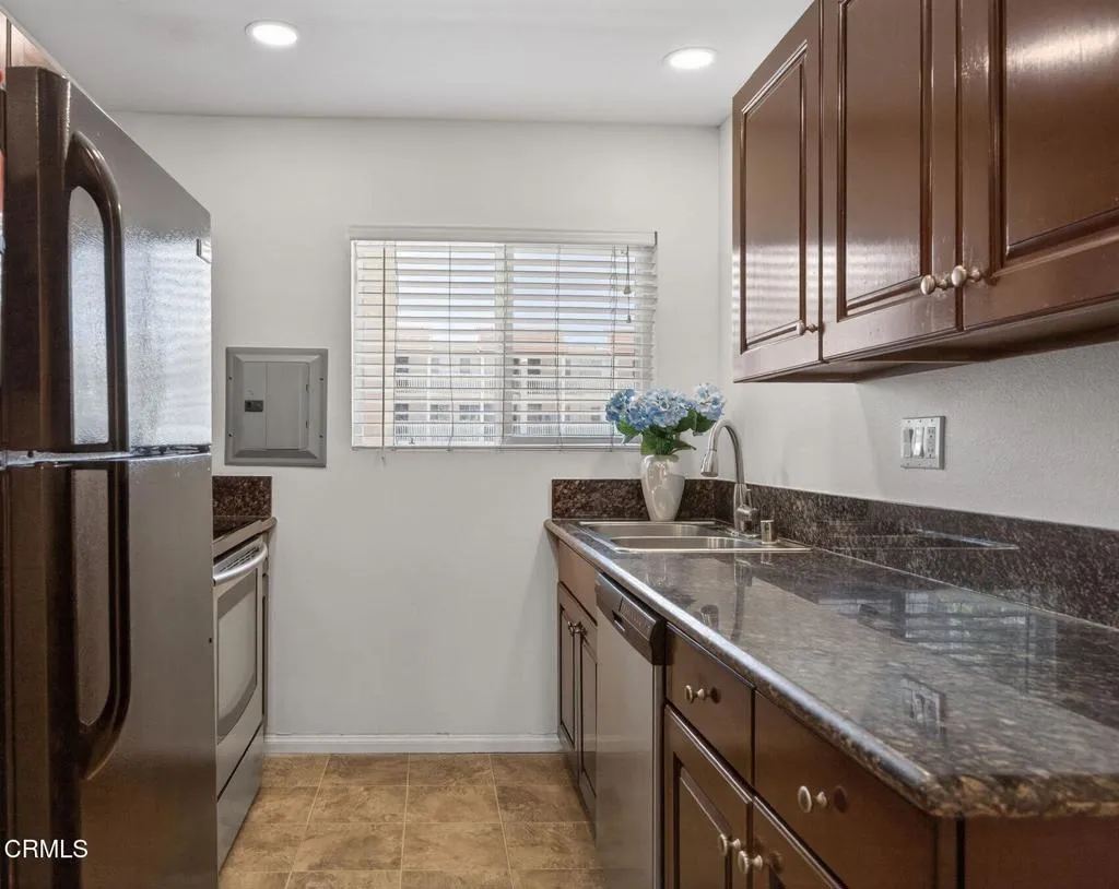 225 S. Ventura Rd. #101