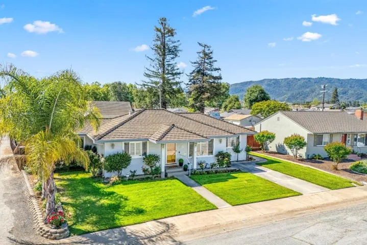 408 La Sierra Way, Gilroy, California 95020