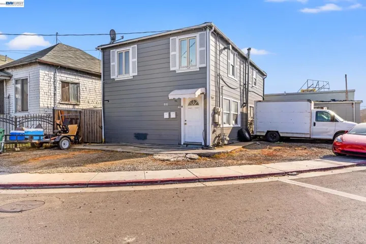 DUPLEX