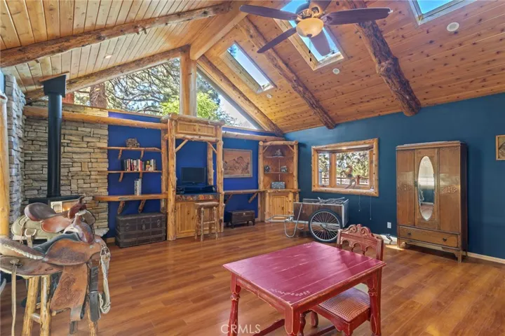 Or mudroom approximately 400 ft²
