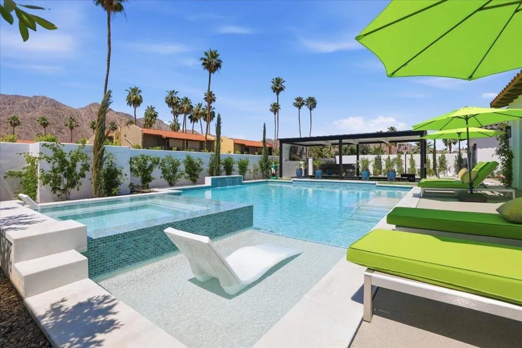 Tanning Ledge and Pebble Tec Pool