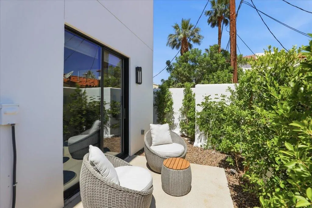 Private Patio off Sinatra Rm