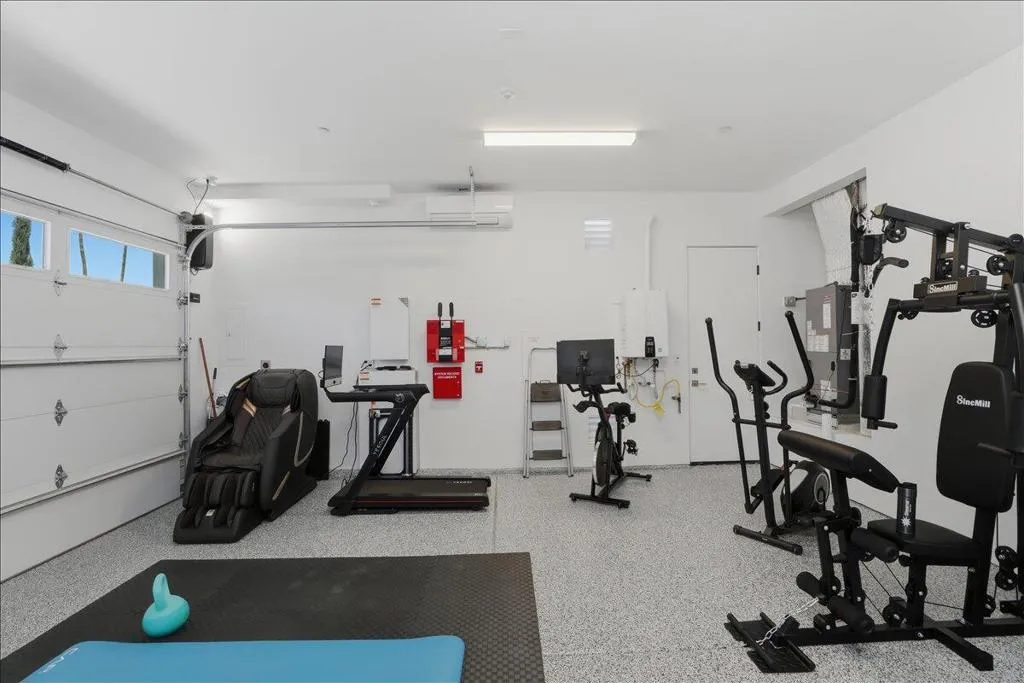 Come Work Out