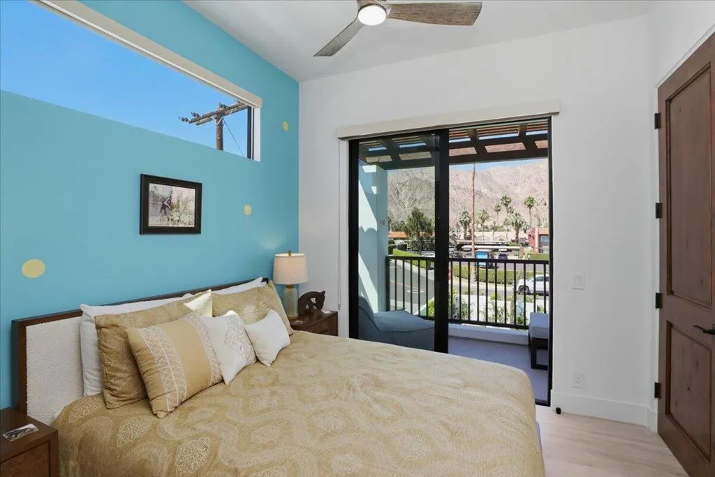 Queen Bed and Balcony