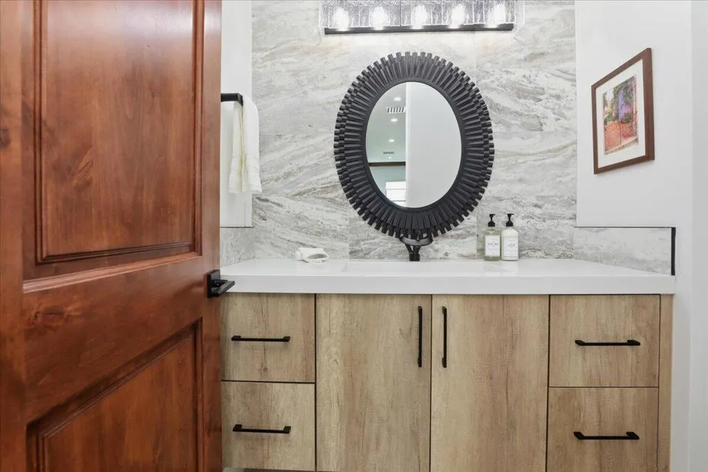 Derby House-Powder Room