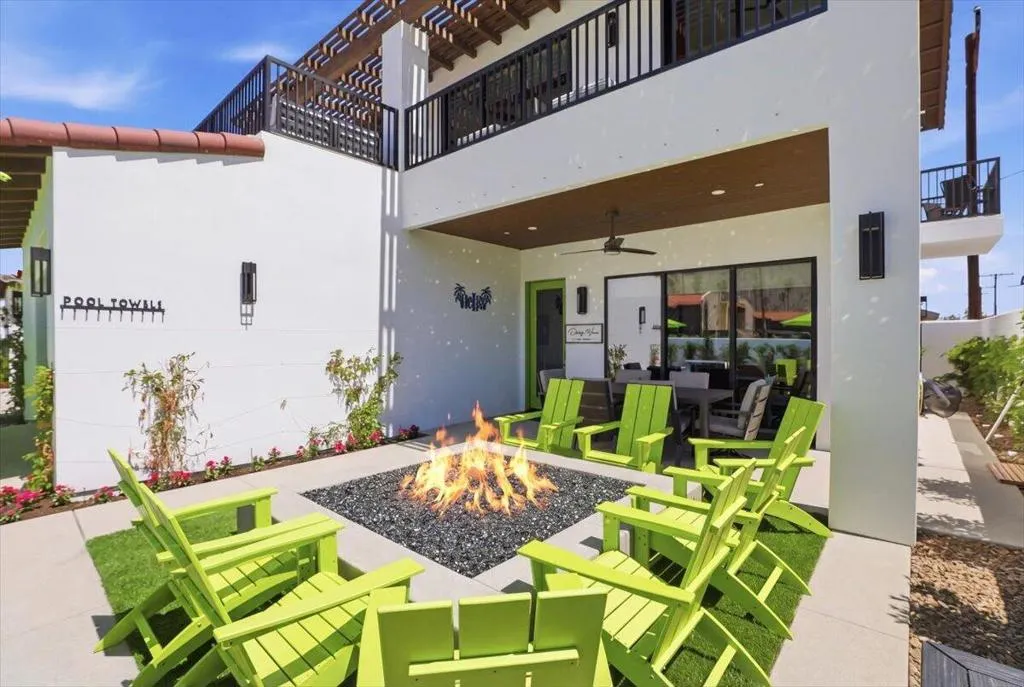 Fire Pit for 8 Guest