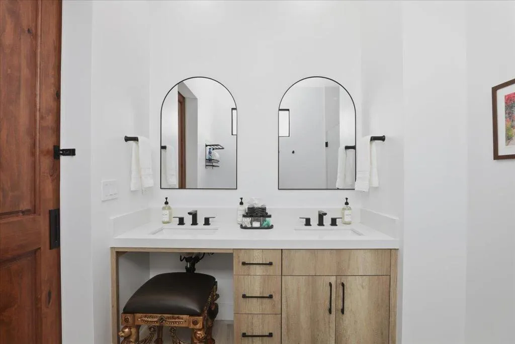 Dual Vanities