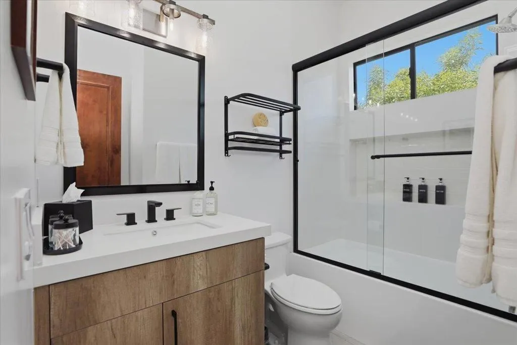 En Suite Bath