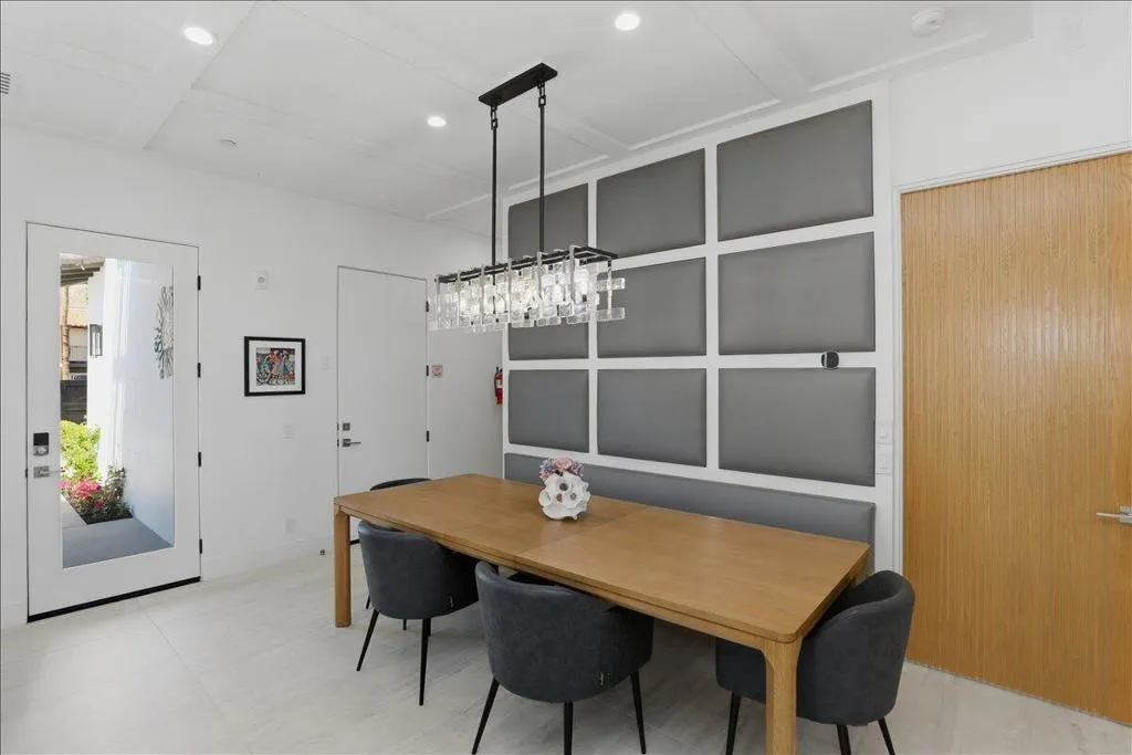 Built In Dining Rm