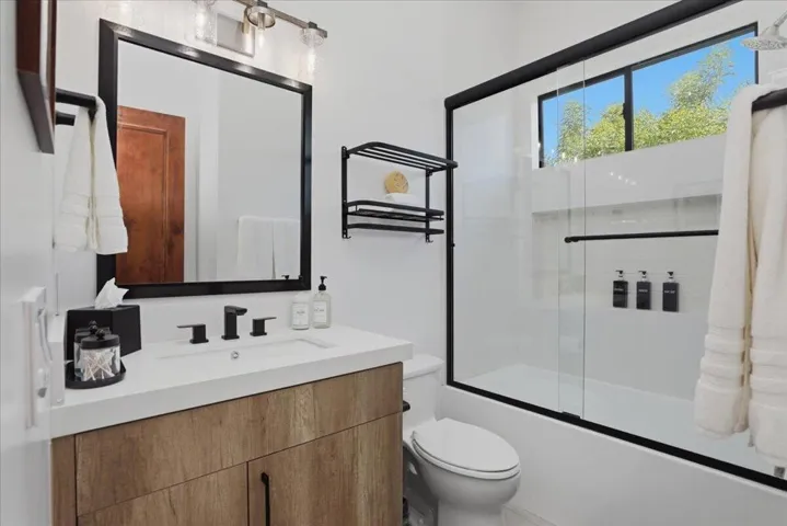 En Suite Bath