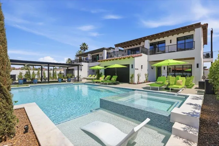 Huge Spa, Tanning Ledges and Pool
