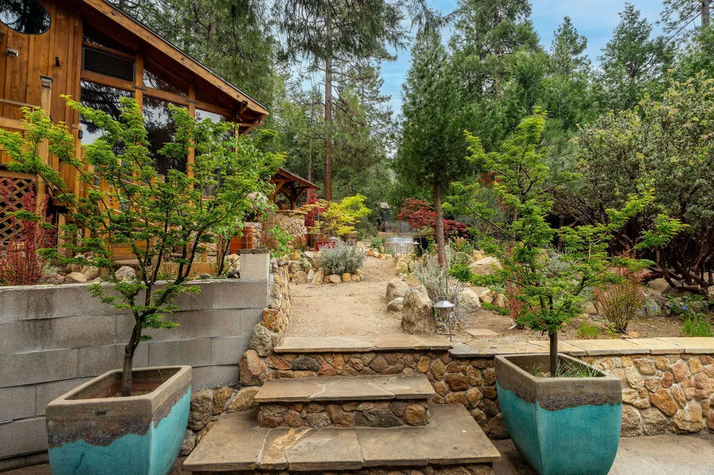 25106RimRockRd-34