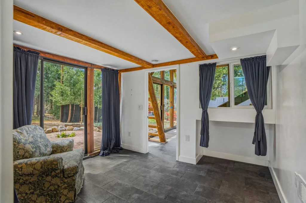 25106RimRockRd-58
