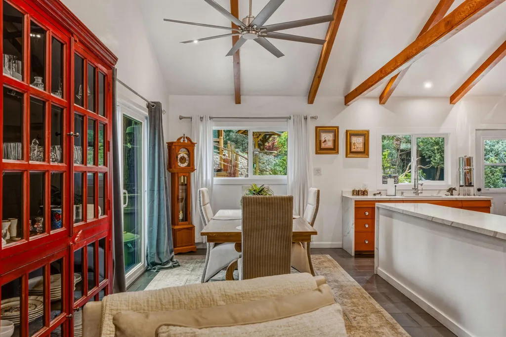 25106RimRockRd-10