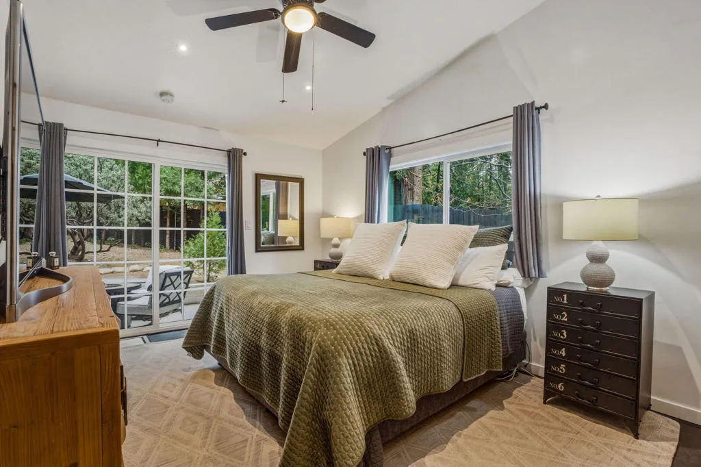 25106RimRockRd-24