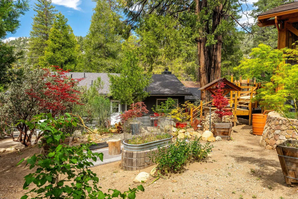 25106RimRockRd-64
