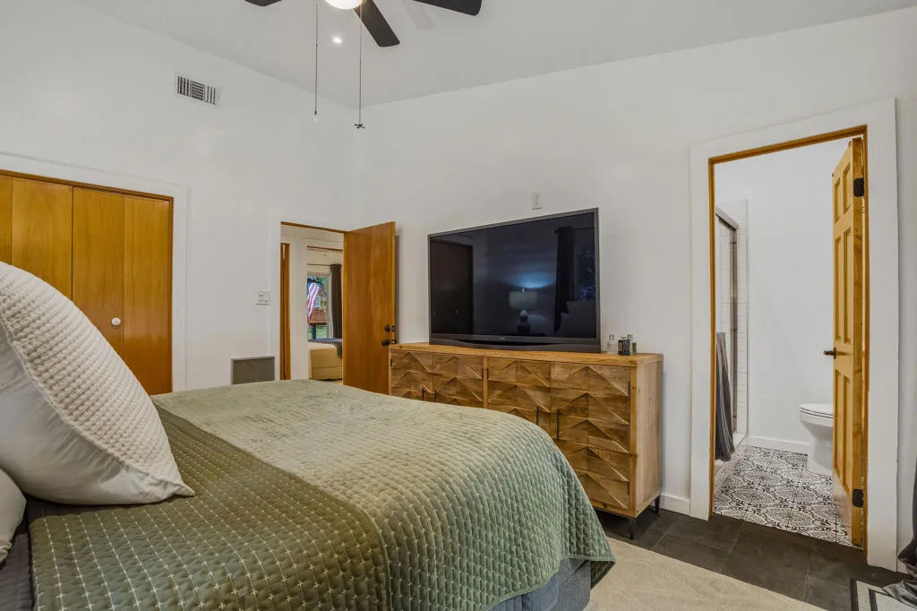 25106RimRockRd-26