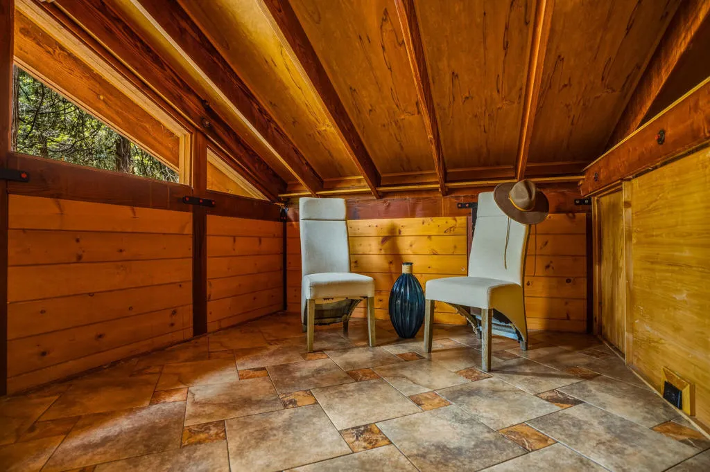 25106RimRockRd-49