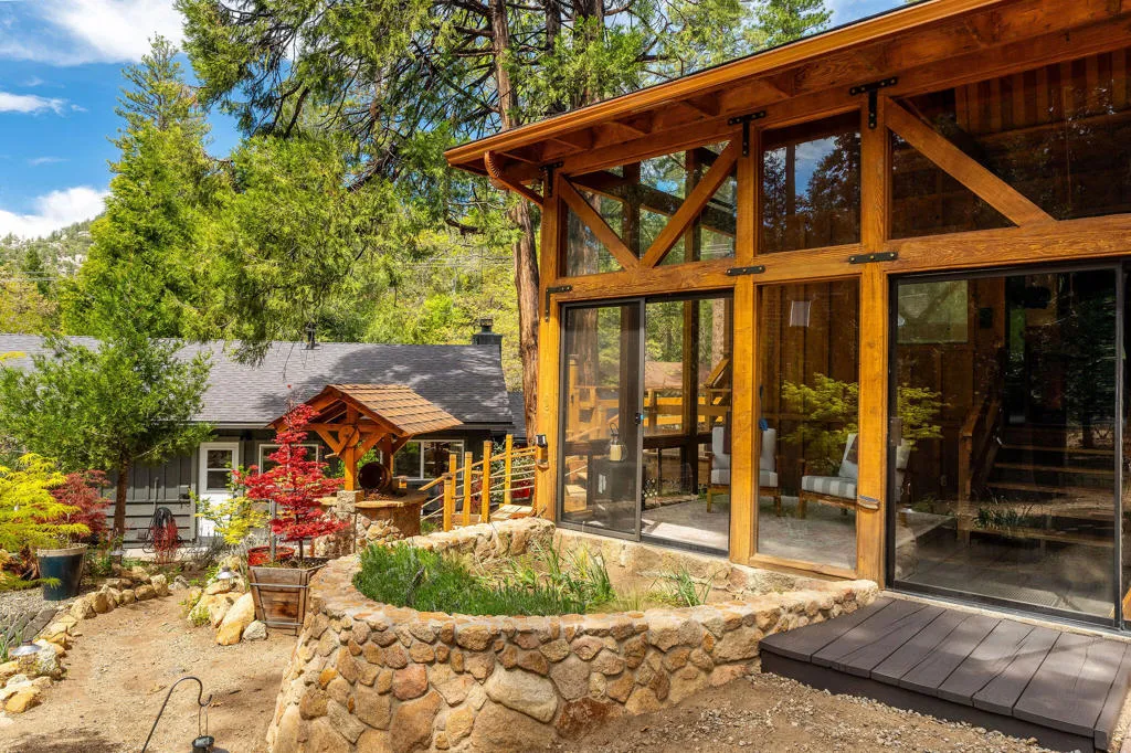 25106 Rim Rock Rd