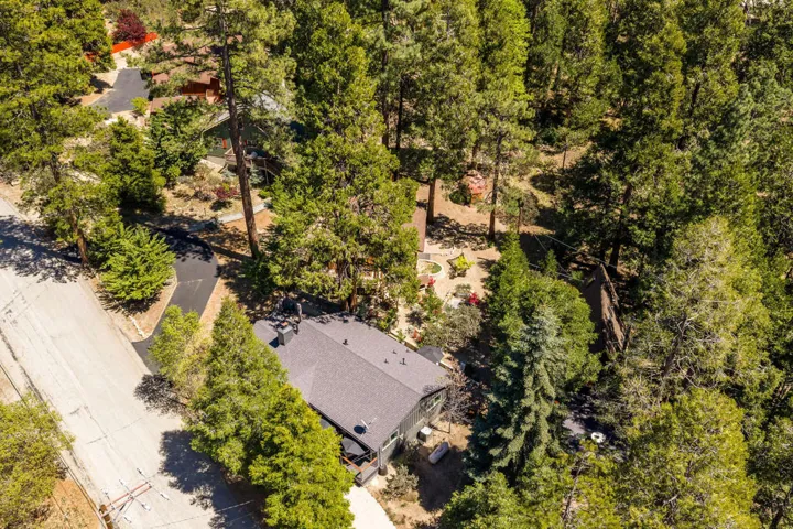 25106RimRockRd-75