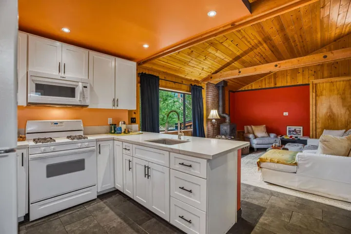 25106RimRockRd-38