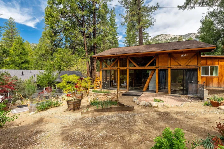 25106RimRockRd-63
