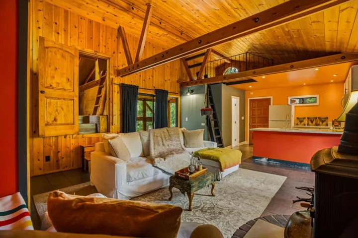 25106RimRockRd-45