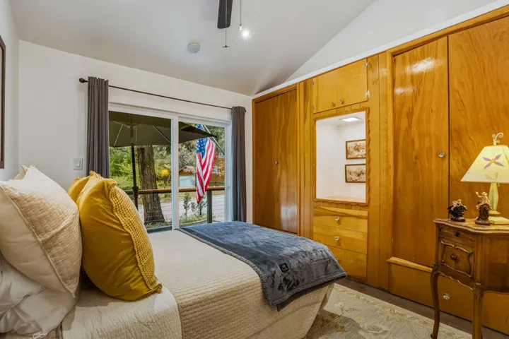 25106RimRockRd-20