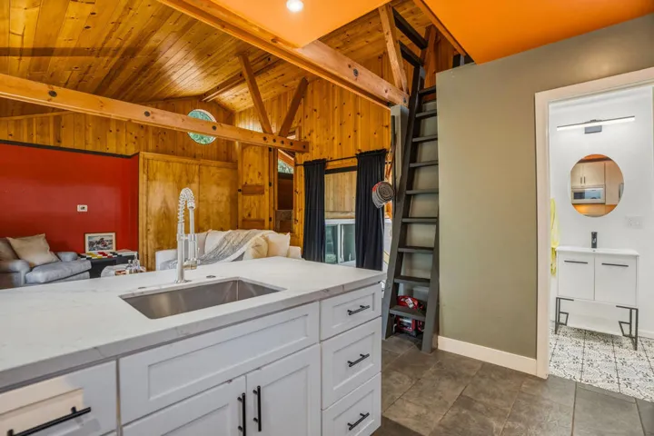 25106RimRockRd-40