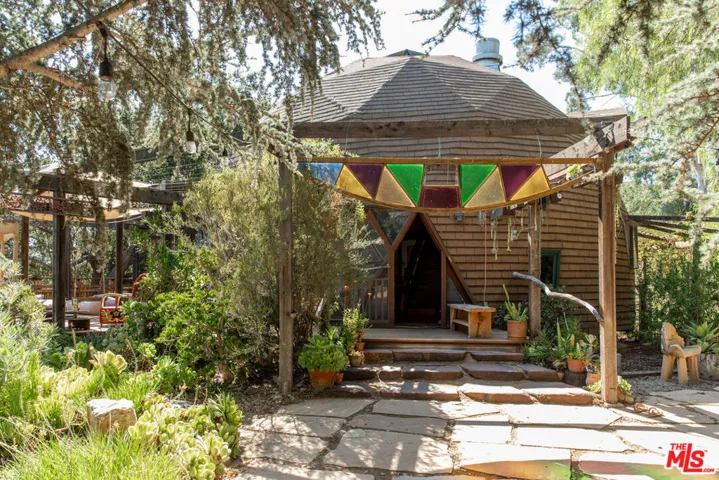 20269 Croydon Lane, Topanga, California 90290