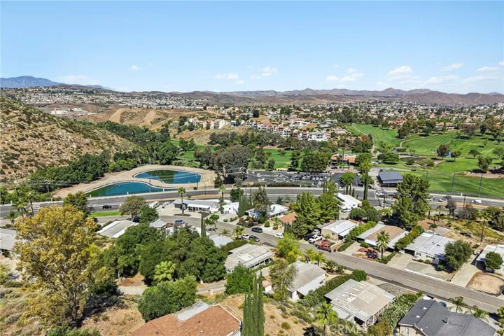 22819 Skylink, Canyon Lake, California 92587