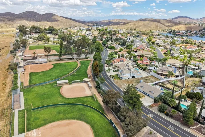 22819 Skylink, Canyon Lake, California 92587
