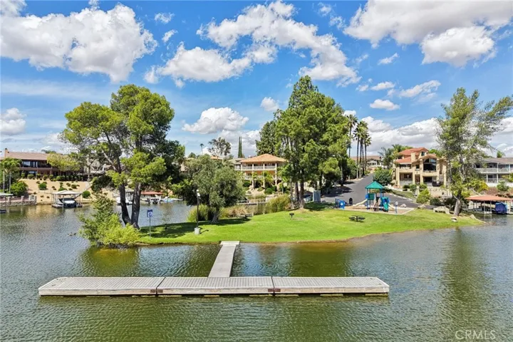 22819 Skylink, Canyon Lake, California 92587