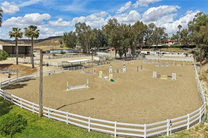 22819 Skylink, Canyon Lake, California 92587