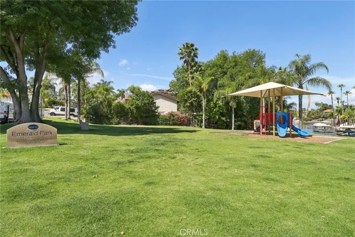22819 Skylink, Canyon Lake, California 92587
