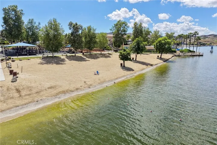 22819 Skylink, Canyon Lake, California 92587