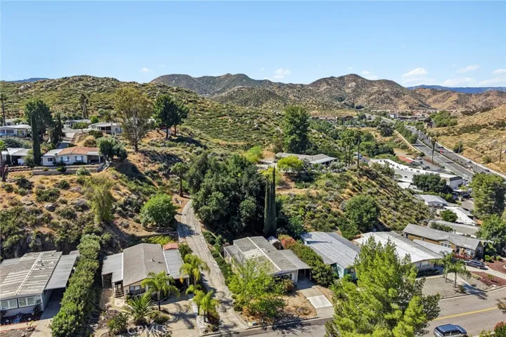 22819 Skylink, Canyon Lake, California 92587
