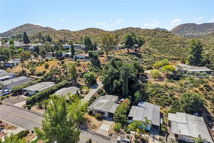 22819 Skylink, Canyon Lake, California 92587