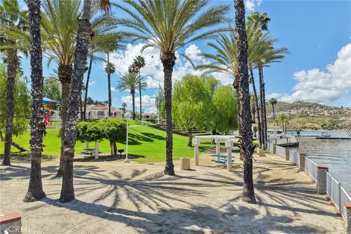 22819 Skylink, Canyon Lake, California 92587