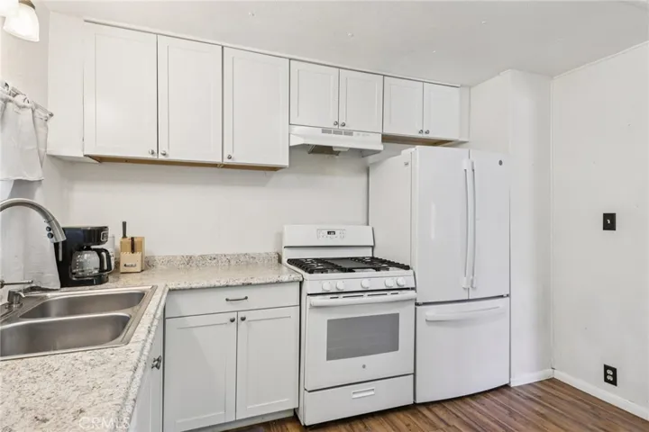 22819 Skylink, Canyon Lake, California 92587
