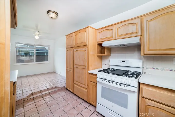 Kitchen view 2 towards breakfast room.