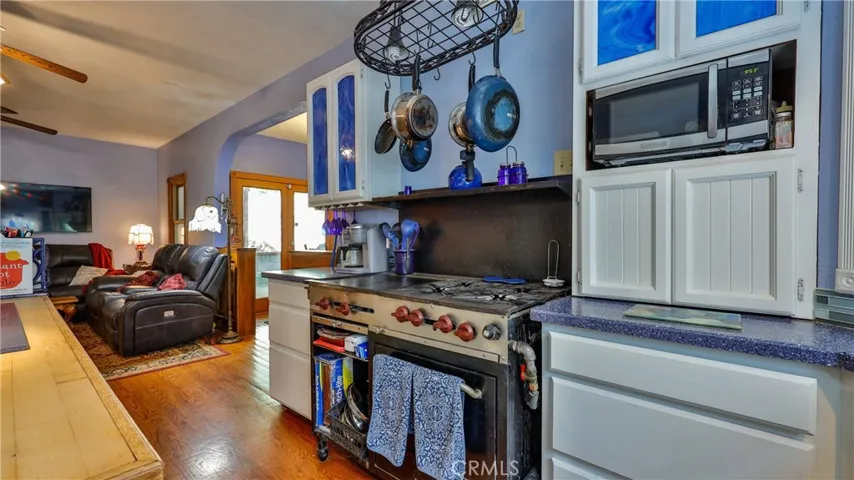excellent kitchen storage