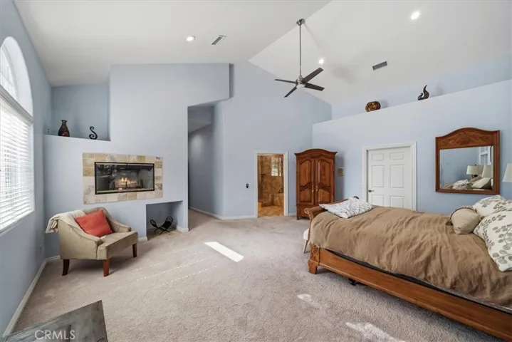 27312 Little Bear, Lake Arrowhead, California 92317