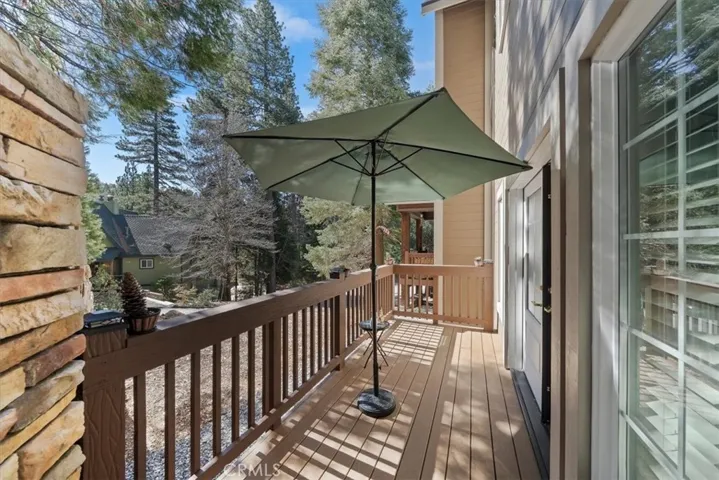 27312 Little Bear, Lake Arrowhead, California 92317