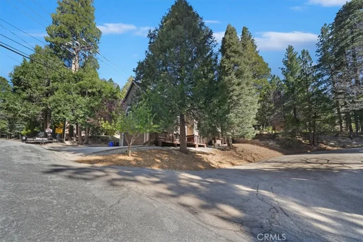 27312 Little Bear, Lake Arrowhead, California 92317