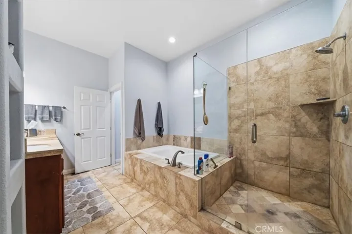 27312 Little Bear, Lake Arrowhead, California 92317