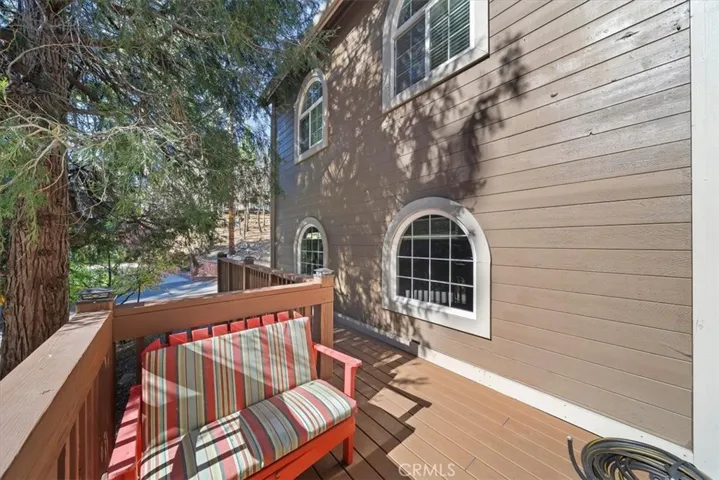 27312 Little Bear, Lake Arrowhead, California 92317