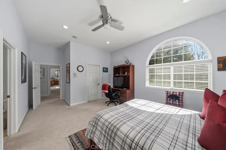 27312 Little Bear, Lake Arrowhead, California 92317