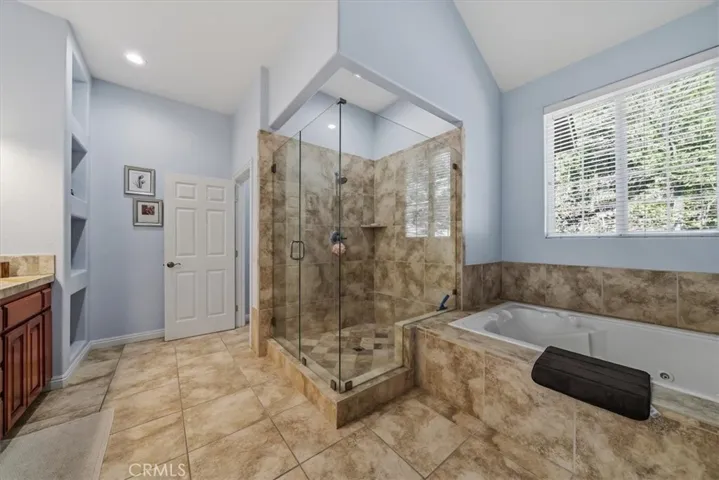 27312 Little Bear, Lake Arrowhead, California 92317