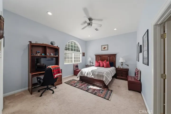 27312 Little Bear, Lake Arrowhead, California 92317
